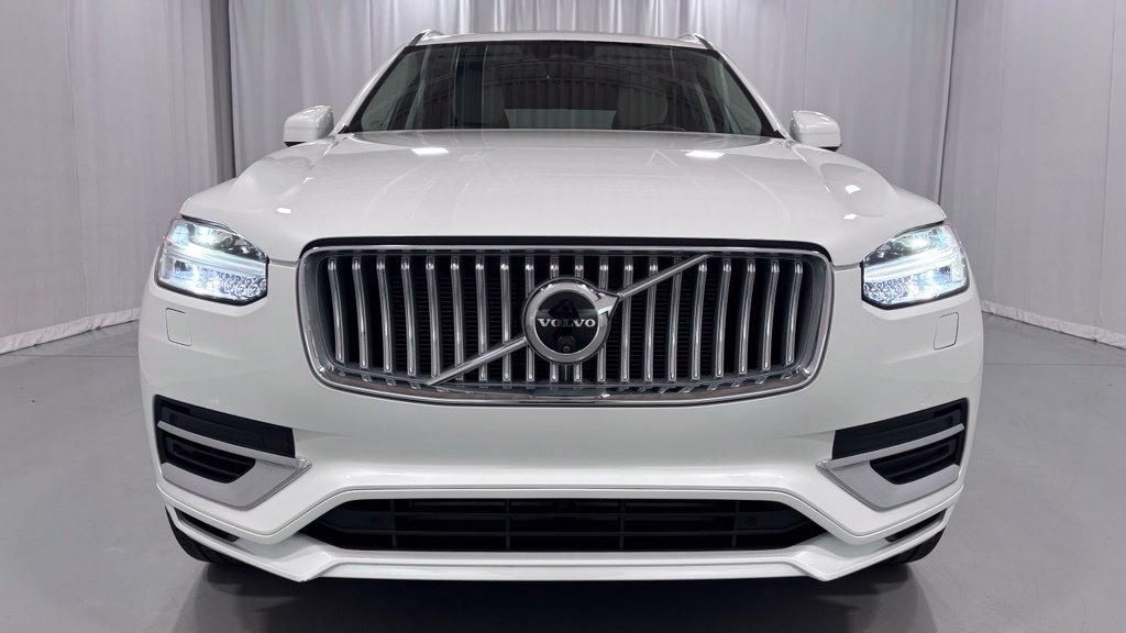 Certified 2025 Volvo XC90 T8 Plus w/ Protection Package Premier AWD/4WD image 3