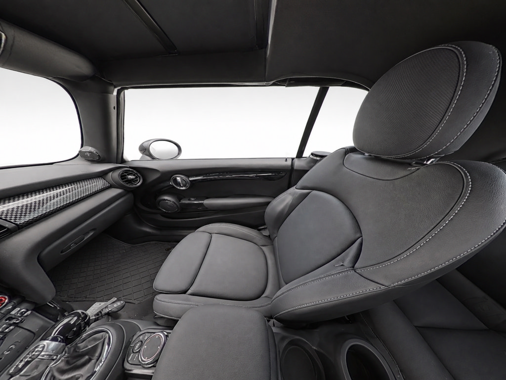Used 2018 MINI Cooper S FWD image 11