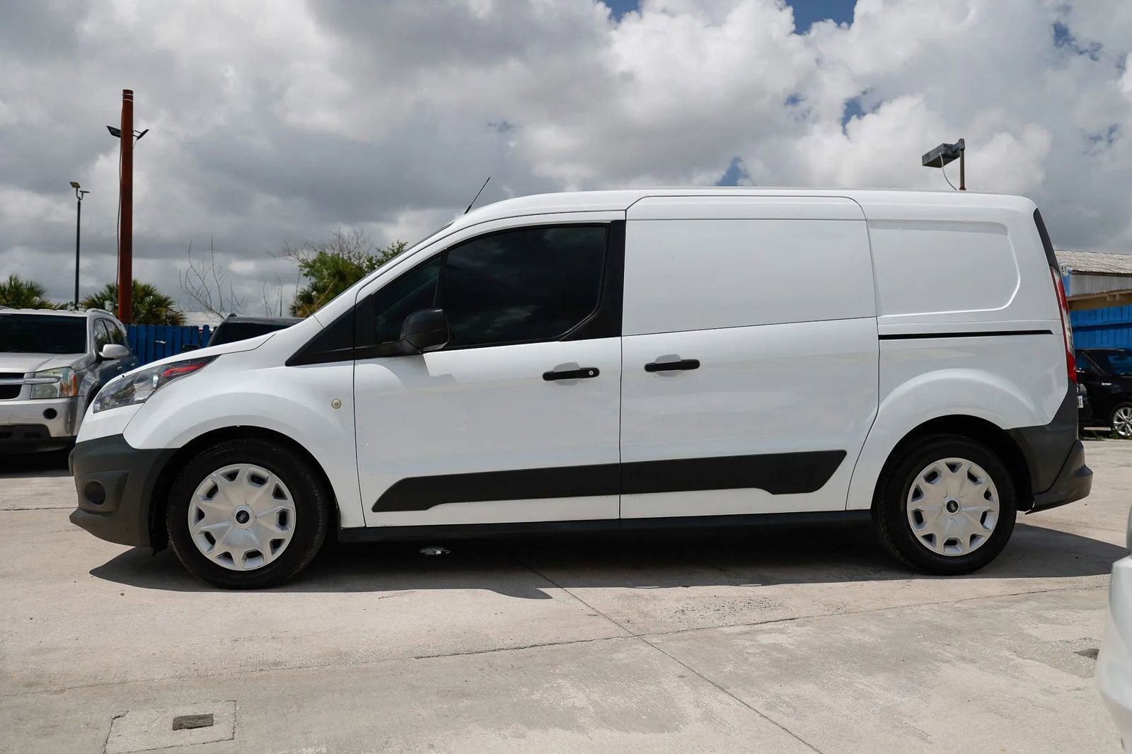 Used 2017 Ford Transit Connect XL FWD image 2