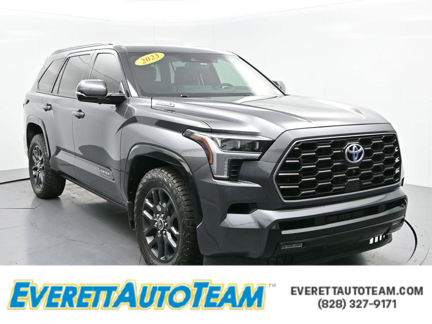 Used 2023 Toyota Sequoia Platinum AWD/4WD image 1