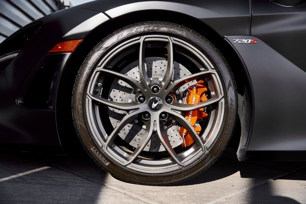 Used 2020 McLaren 720S Spider RWD image 3