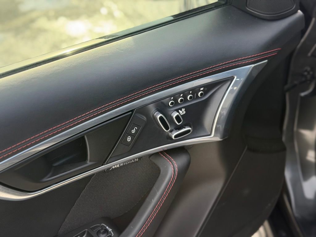 Used 2020 Jaguar F-TYPE Checkered Flag image 18