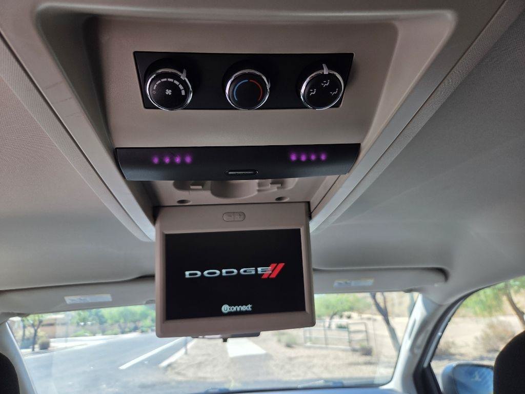 Used 2015 Dodge Grand Caravan SXT FWD image 17