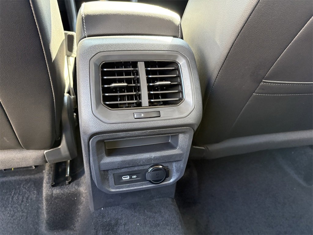 Certified 2024 Volkswagen Tiguan SE image 26