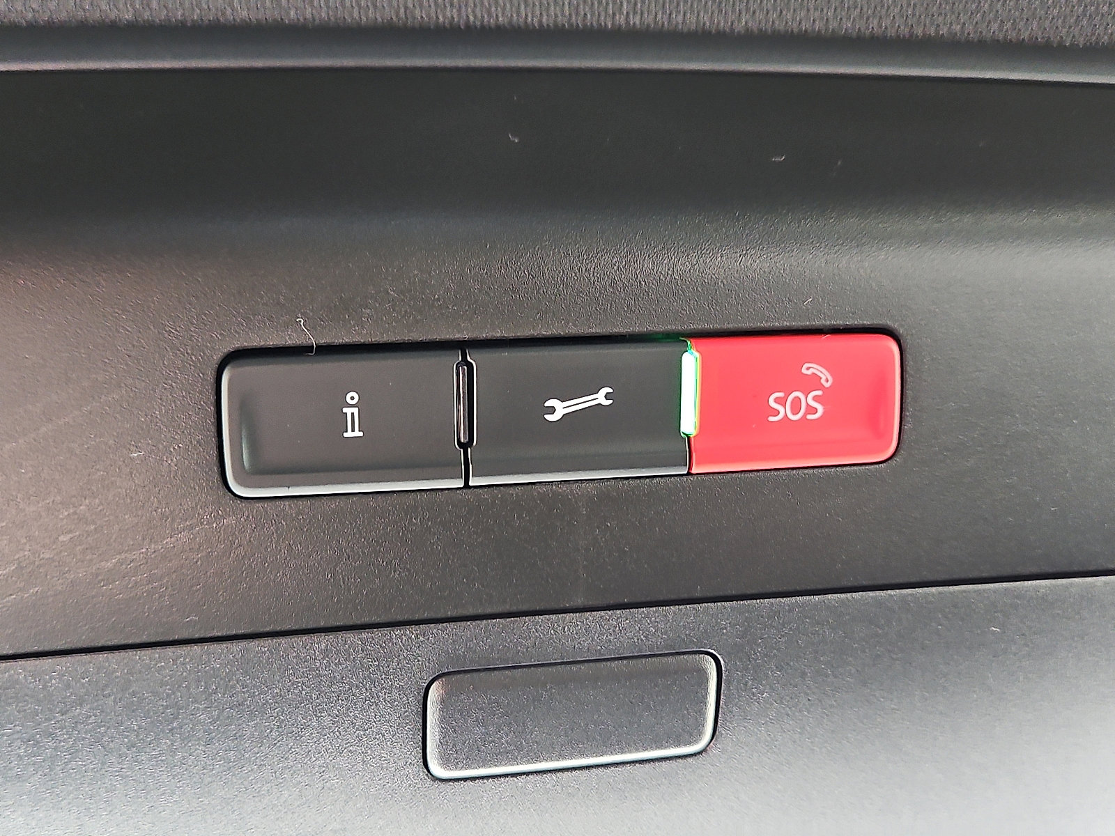 Certified 2022 Volkswagen Atlas Cross Sport SE image 20