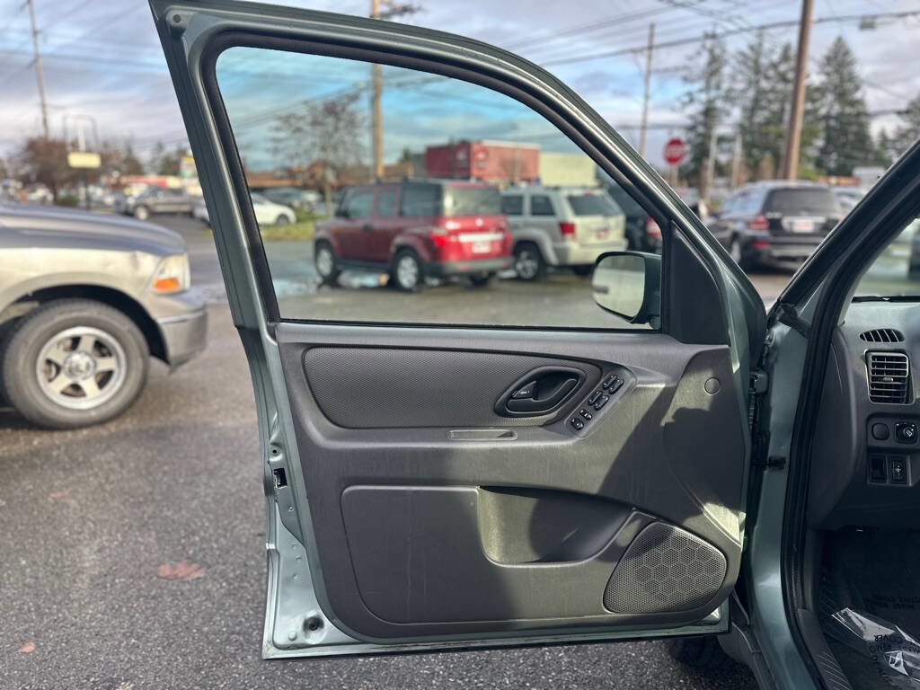 Used 2006 Ford Escape XLS image 10