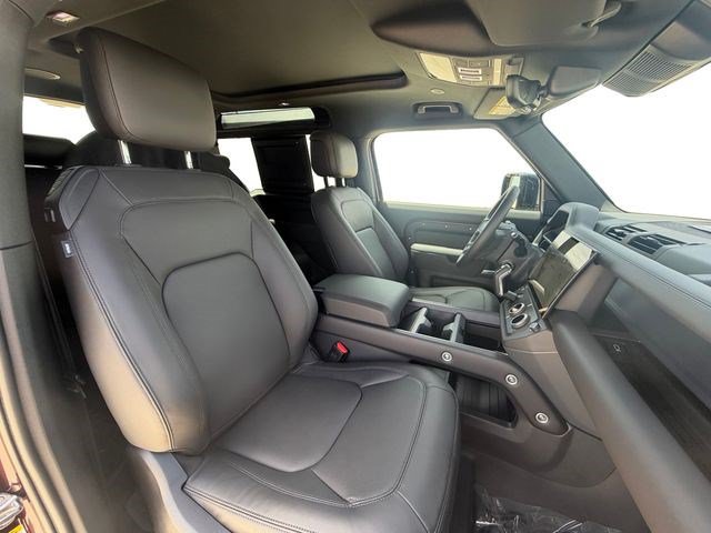 New 2026 Land Rover Defender 90 X-Dynamic SE AWD/4WD image 16