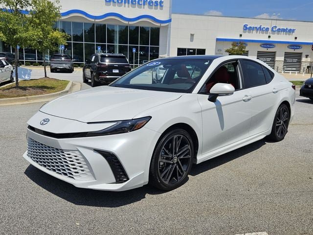 Used 2025 Toyota Camry XSE FWD image 4