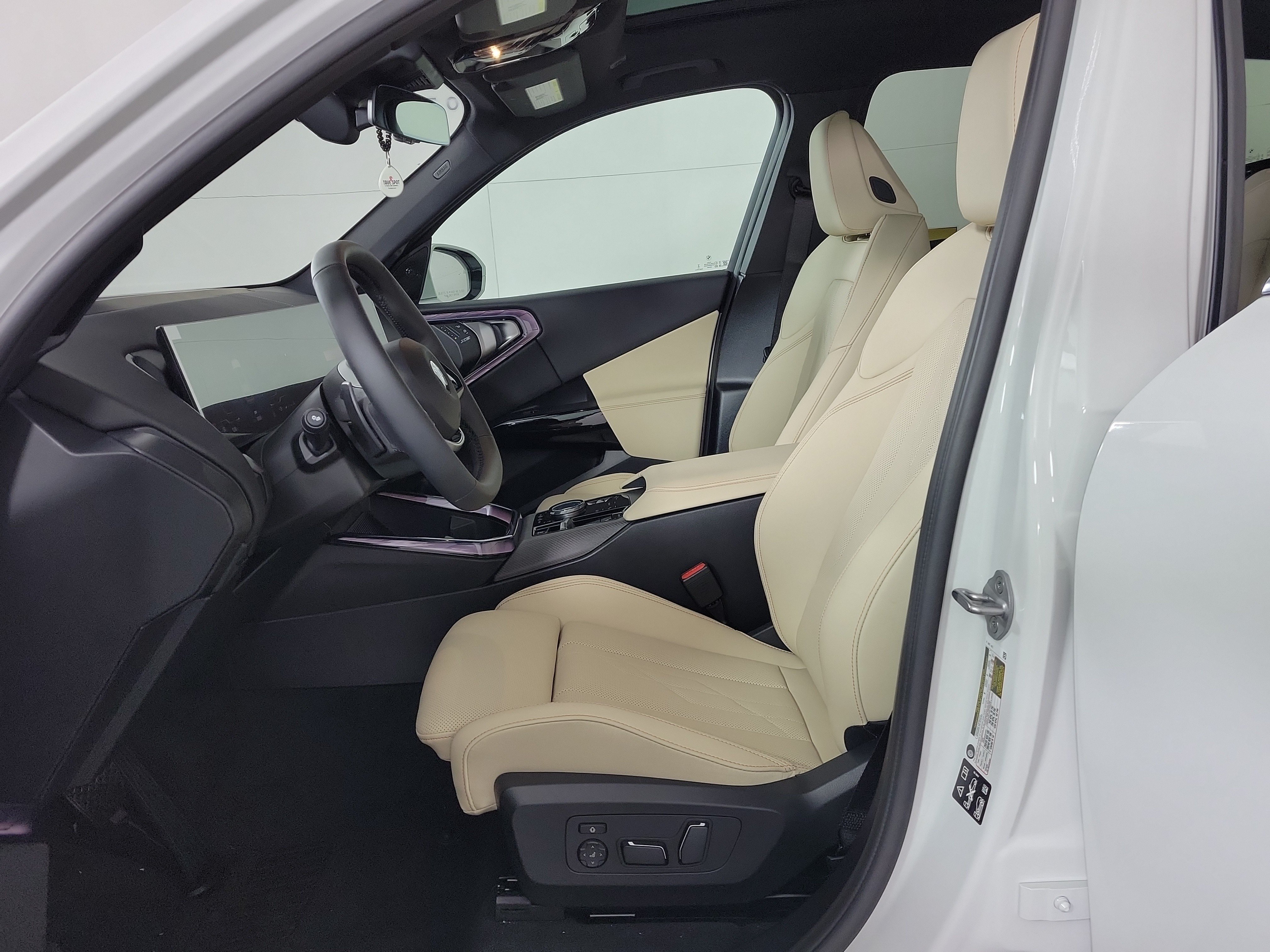 Certified 2026 BMW X3 xDrive30i w/ Premium Package AWD/4WD image 9