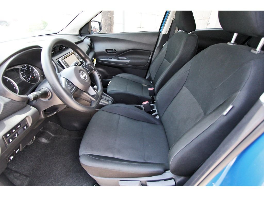 Certified 2025 Nissan Kicks Play S FWD image 6