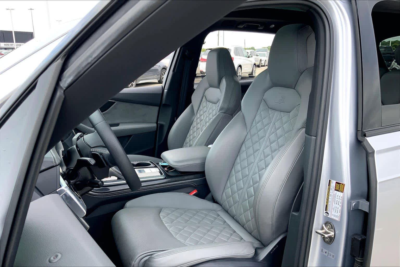 Used 2021 Audi SQ7 Prestige AWD/4WD image 7