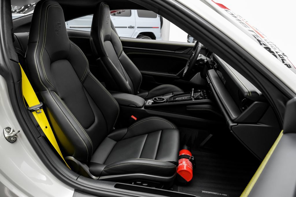 Used 2026 Porsche 911 Carrera GTS RWD image 39