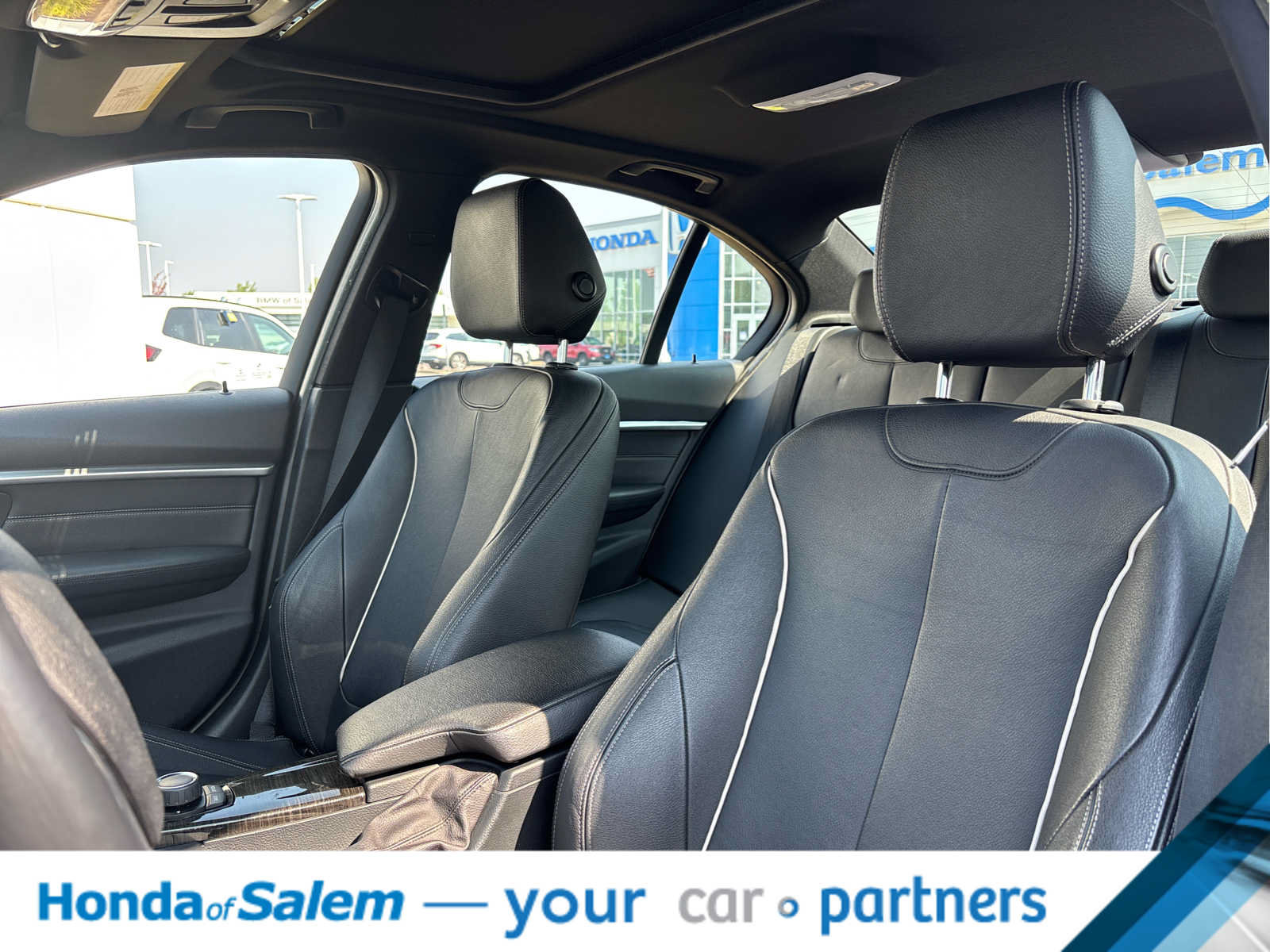 Used 2016 BMW 328i Sedan RWD image 11