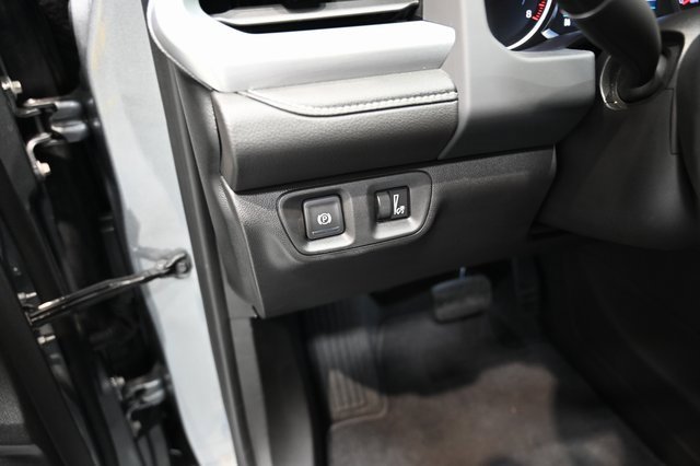 Used 2023 GMC Acadia SLE w/ Driver Convenience Package image 23