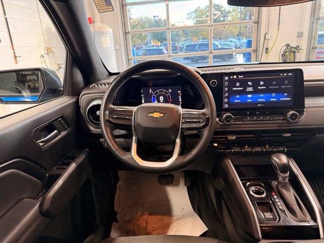 Used 2023 Chevrolet Colorado LT AWD/4WD image 16