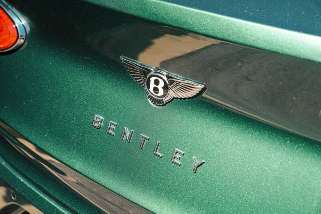 Used 2022 Bentley Bentayga AWD/4WD image 21