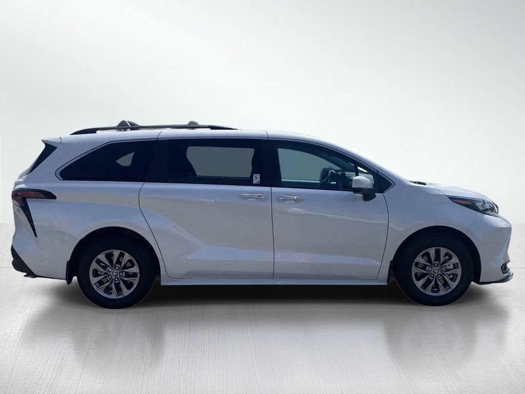 Certified 2026 Toyota Sienna XLE FWD image 12
