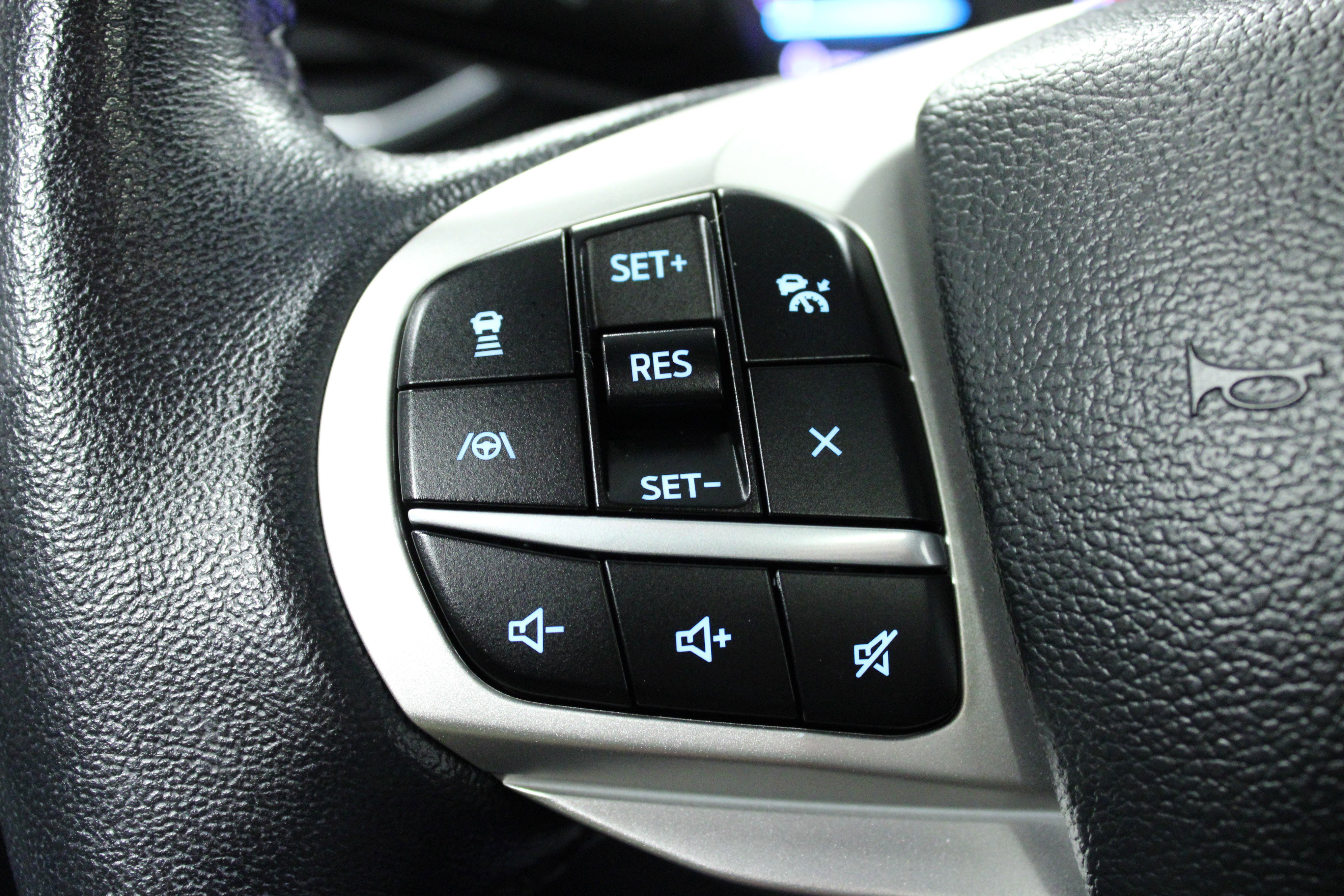 Used 2023 Ford Explorer XLT w/ Equipment Group 202A image 21