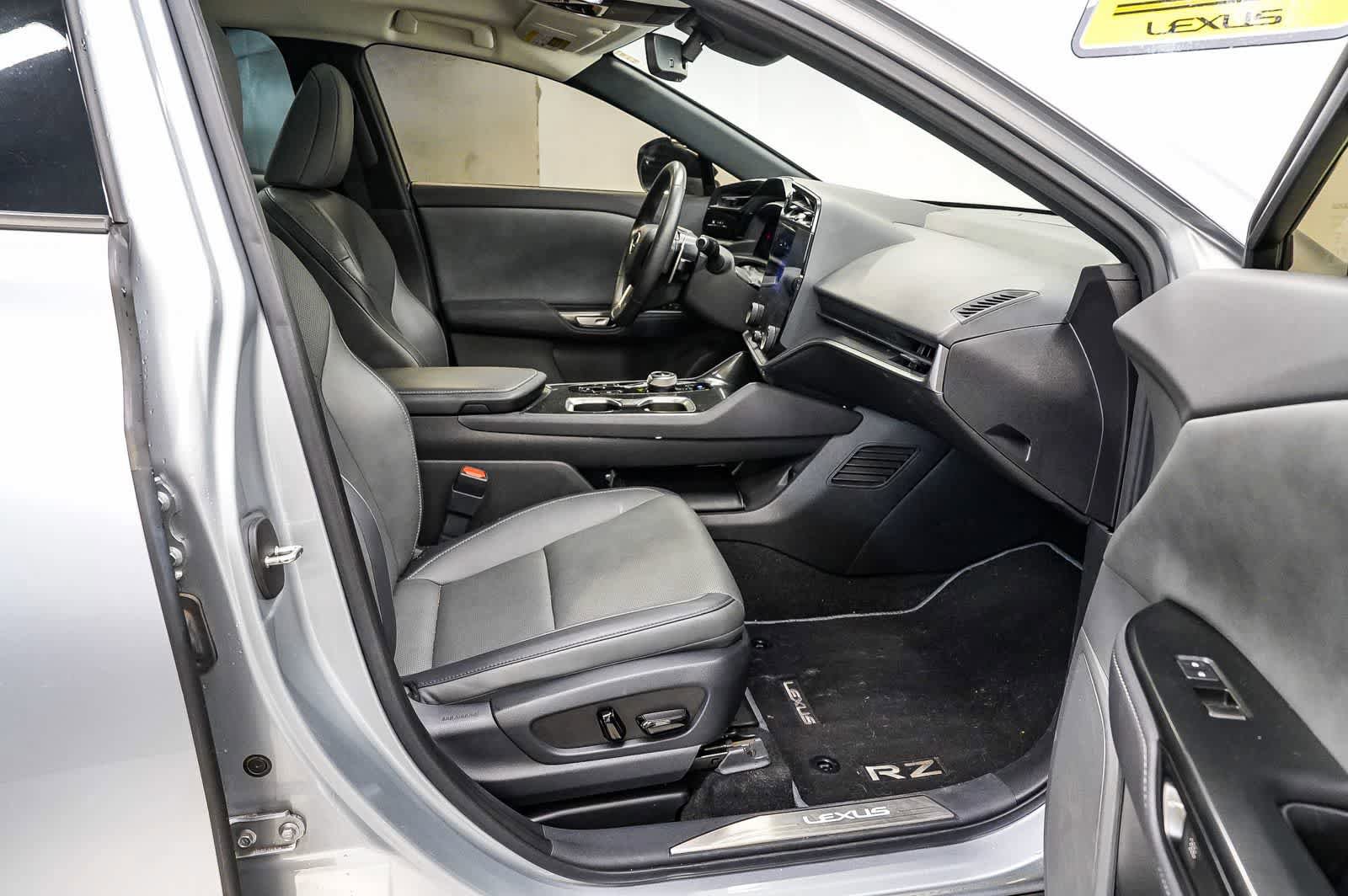 Used 2024 Lexus RZ 300e Premium FWD image 17