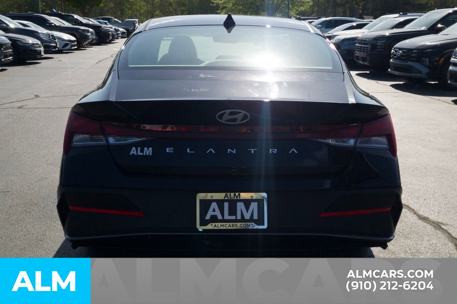 Used 2025 Hyundai Elantra SE image 7