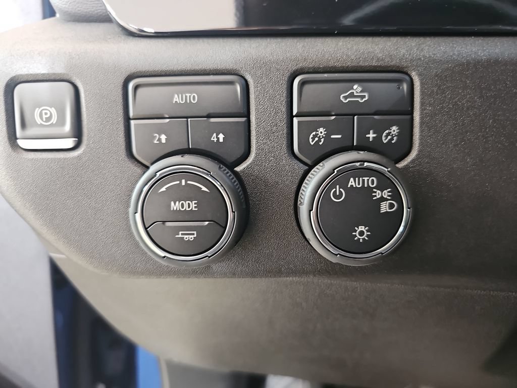 Certified 2024 Chevrolet Silverado 1500 LT AWD/4WD image 31