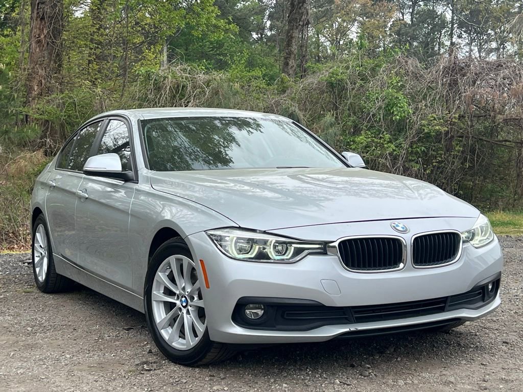 Used 2018 BMW 320i xDrive Sedan AWD/4WD image 7