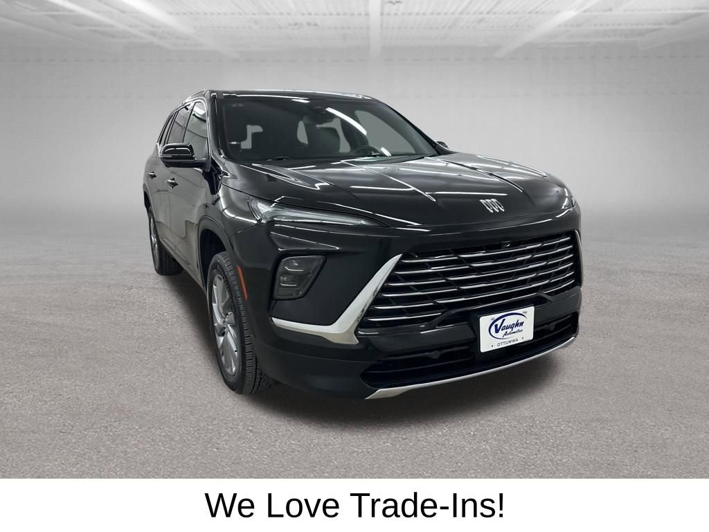 Used 2025 Buick Enclave Preferred image 3