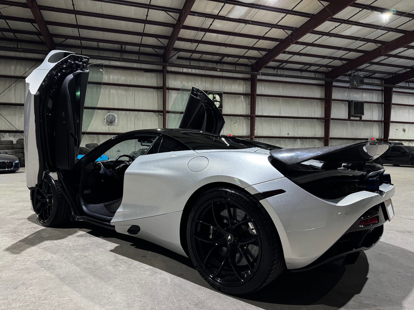 Used 2020 McLaren 720S Spider image 6