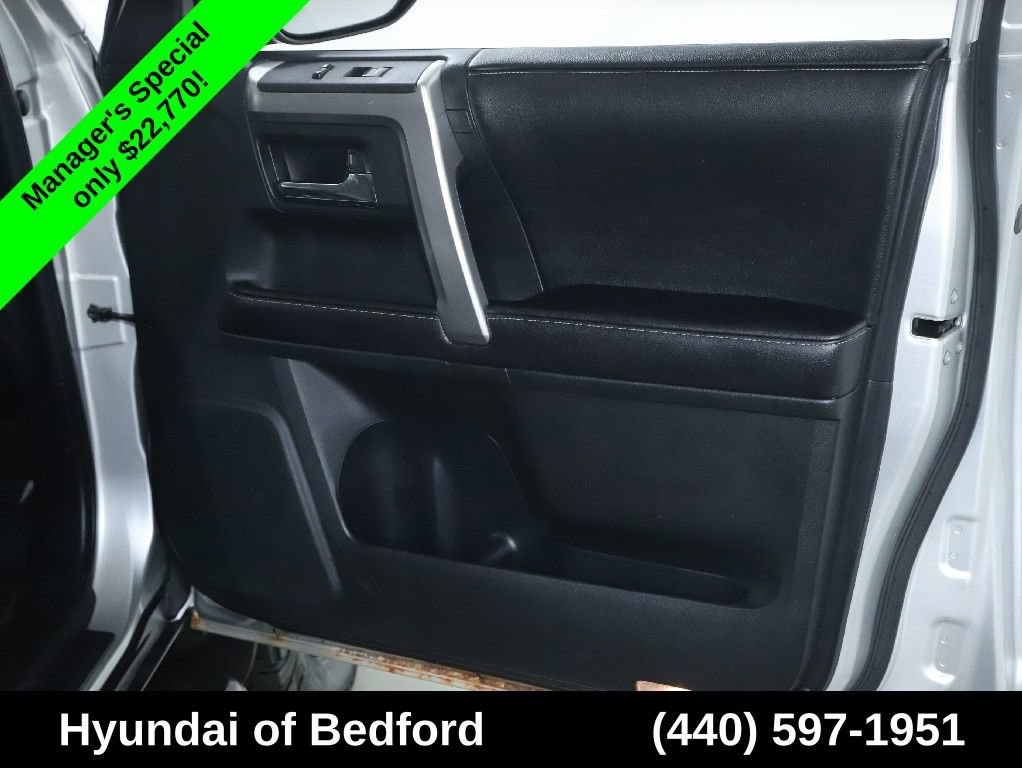 Used 2016 Toyota 4Runner SR5 AWD/4WD image 34