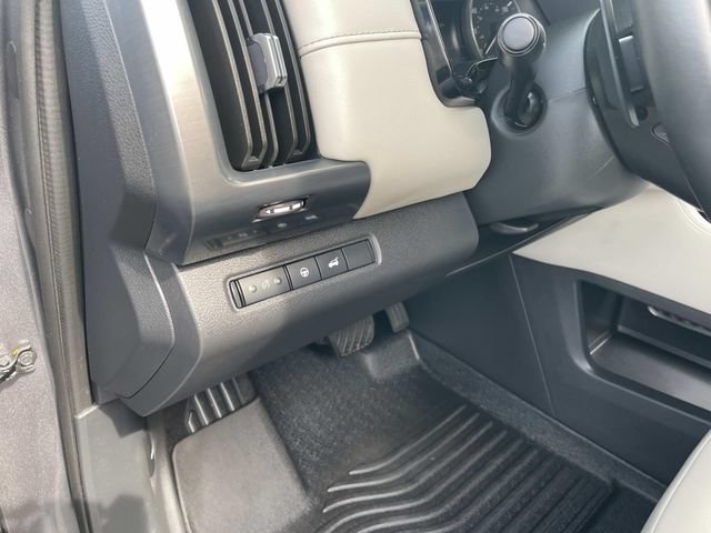 Used 2024 Nissan Pathfinder SL AWD/4WD image 27