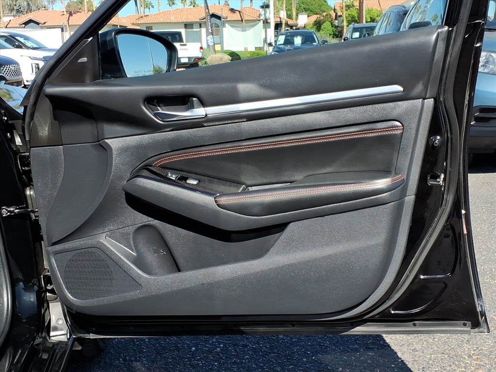 Used 2023 Nissan Altima 2.5 SR image 14