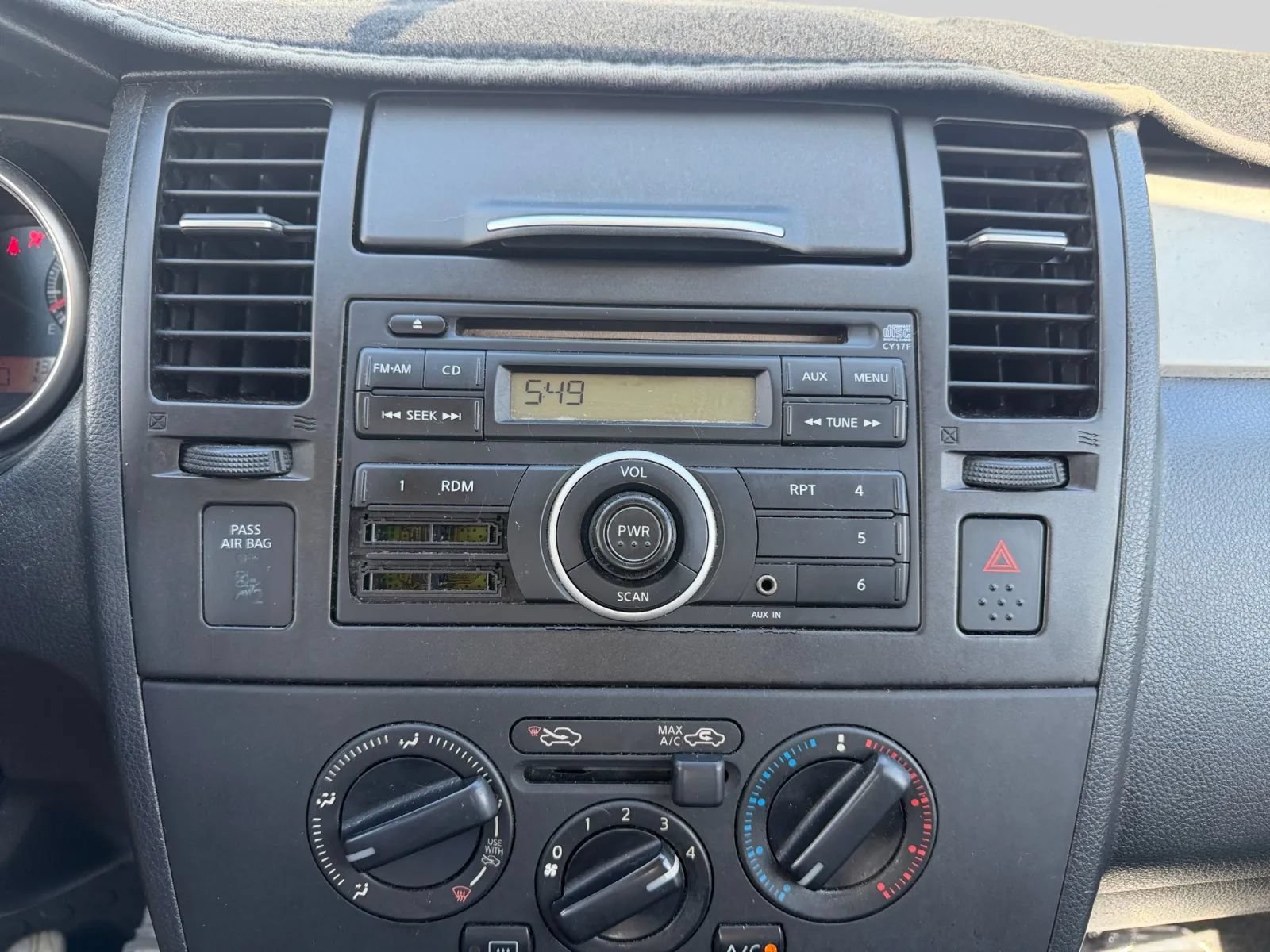 Used 2011 Nissan Versa 1.8 S FWD image 21