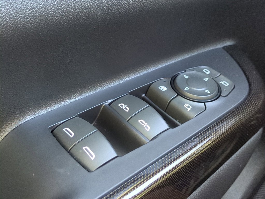 Used 2022 GMC Acadia AT4 w/ Technology Package image 28