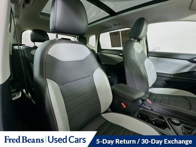 Used 2023 Volkswagen Taos SEL image 30