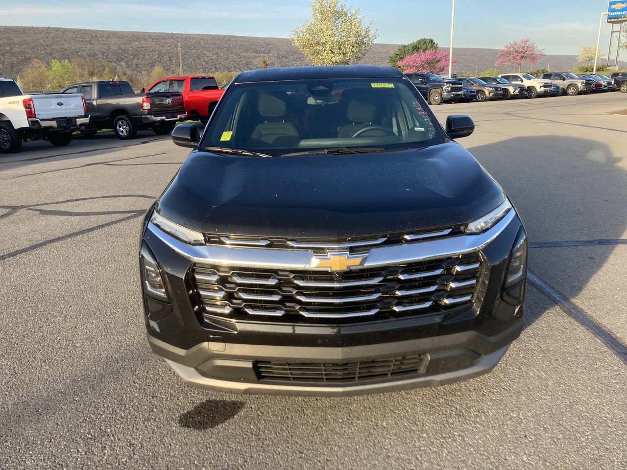 Used 2026 Chevrolet Equinox LT AWD/4WD image 2