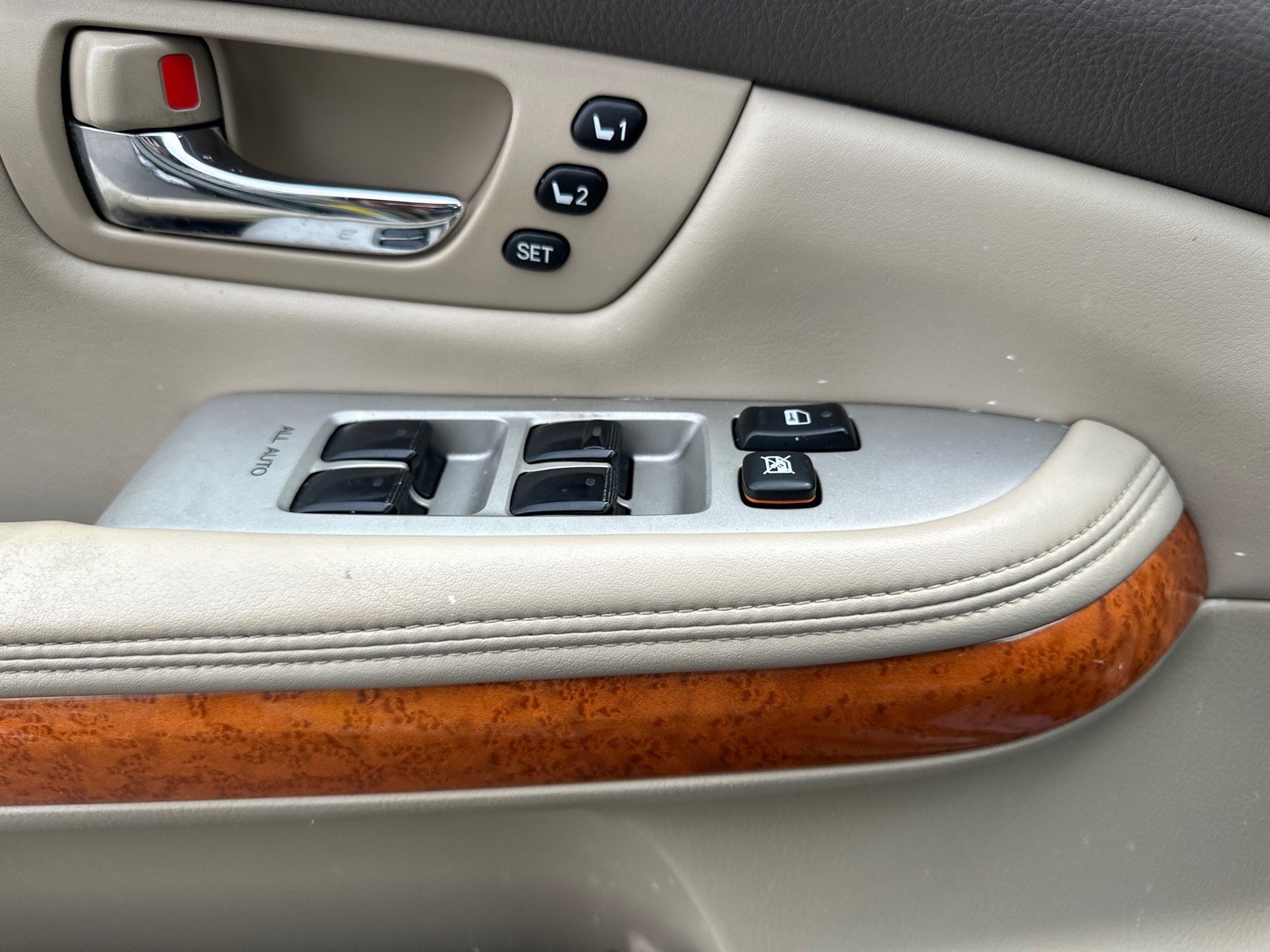 Used 2004 Lexus RX 330 AWD image 20