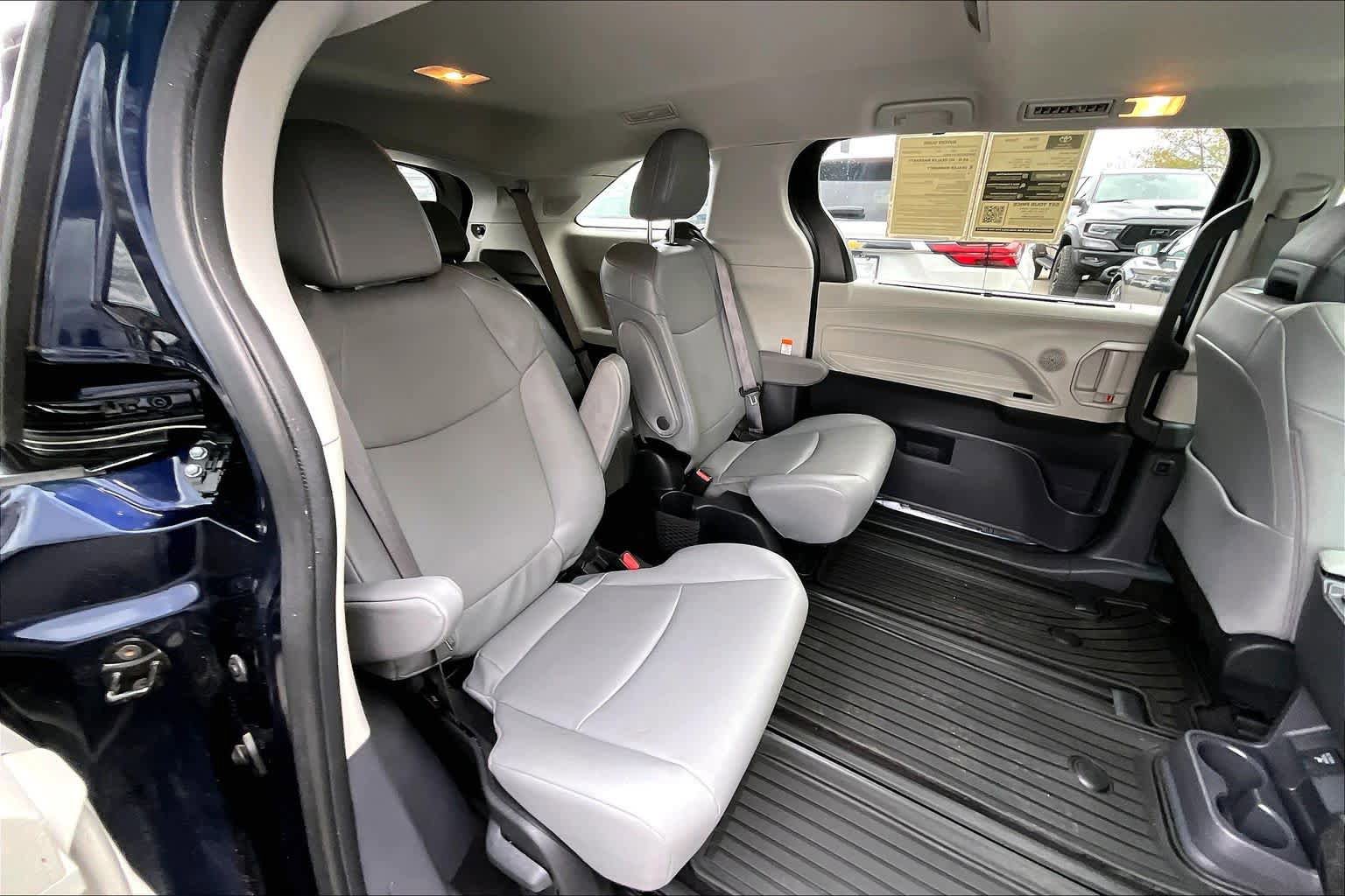 Certified 2024 Toyota Sienna XLE w/ XLE Plus Package AWD/4WD image 19