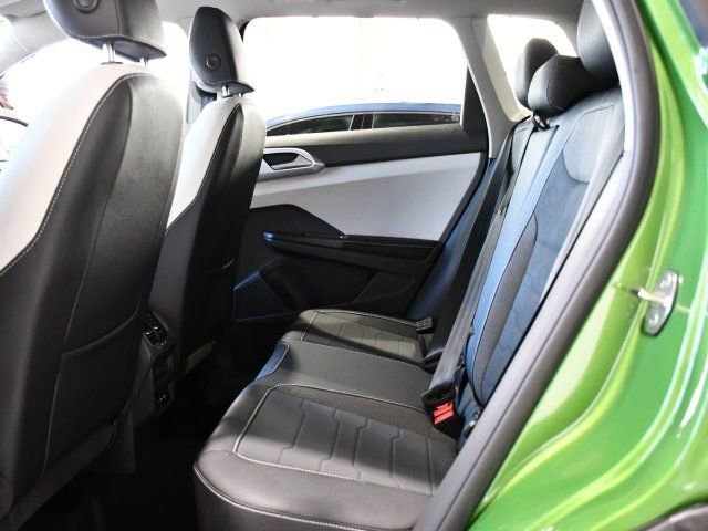 New 2026 Volkswagen Taos SE image 13