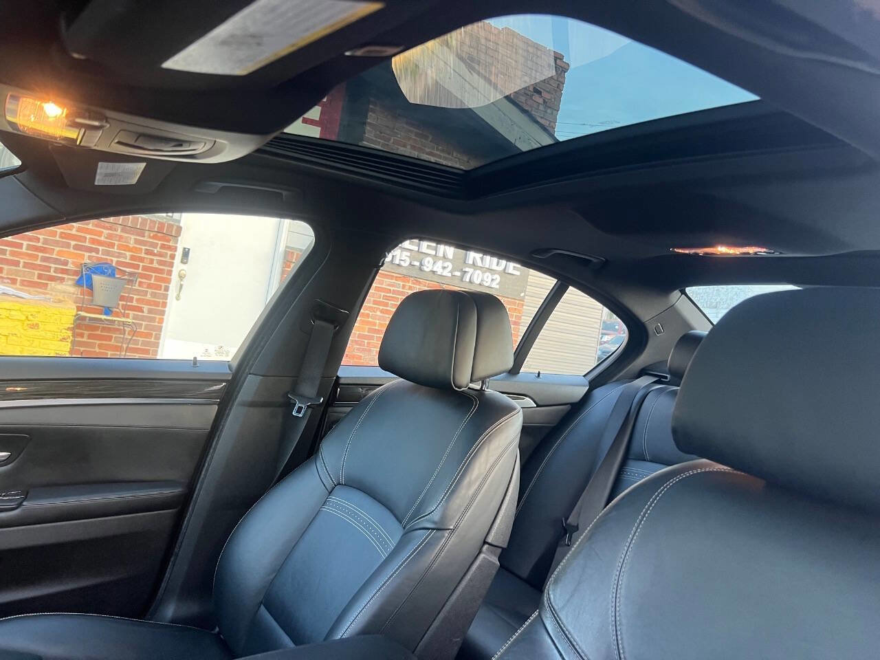 Used 2015 BMW 550i Sedan image 24