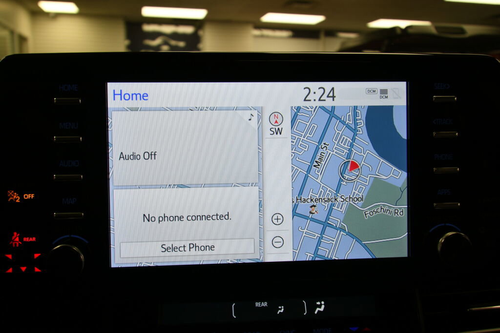 Used 2024 Toyota Sienna Limited image 15