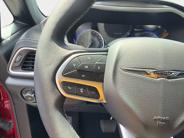 Used 2025 Chrysler Pacifica Select FWD image 27