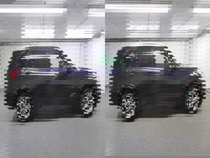 Used 2017 BMW X5 xDrive50i AWD/4WD image 9