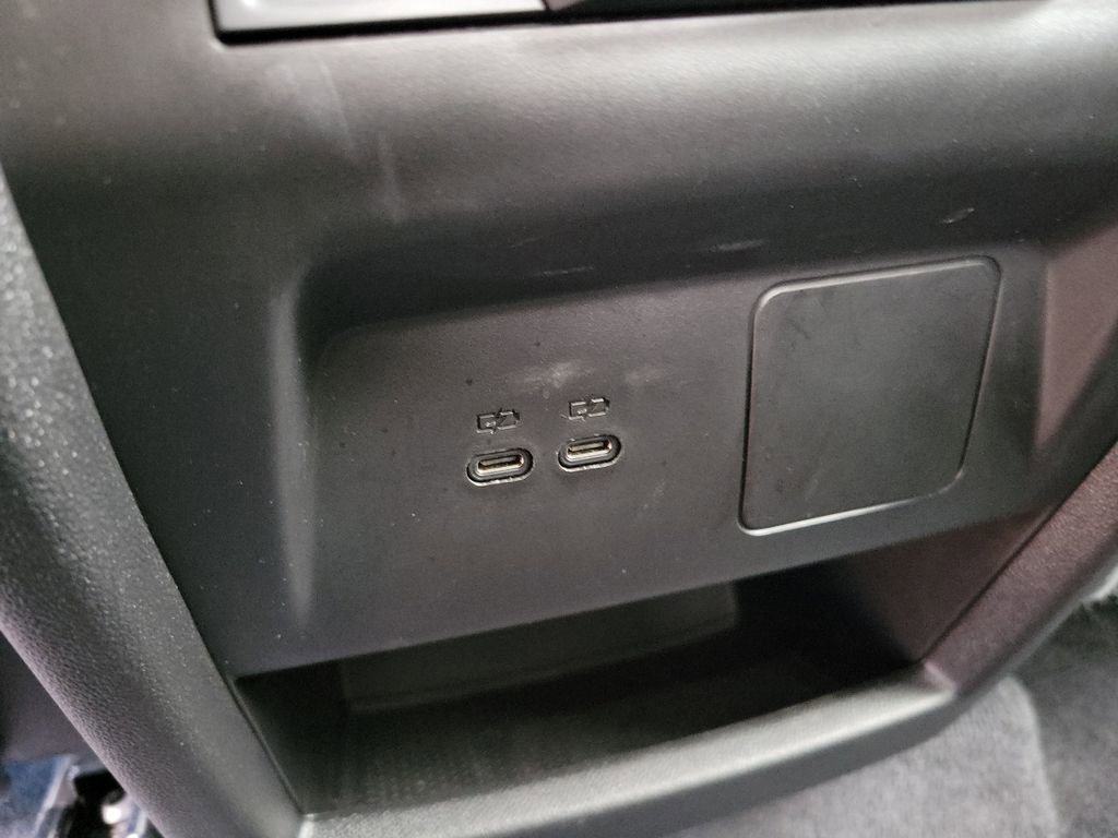 Used 2025 Chevrolet Traverse LT image 15