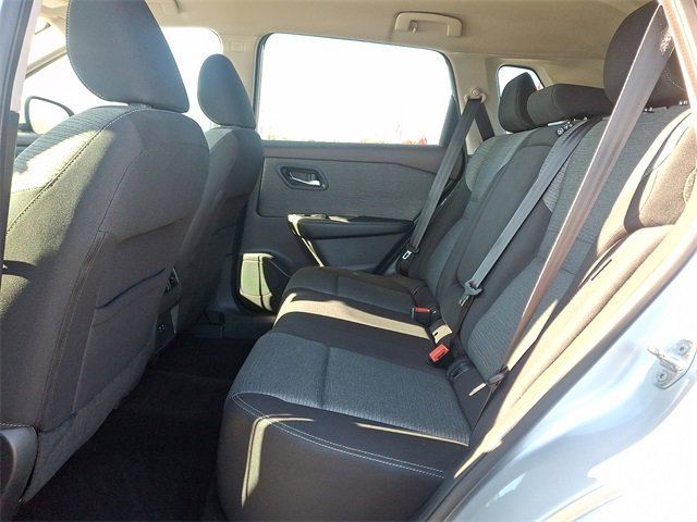 Used 2022 Nissan Rogue SV image 10