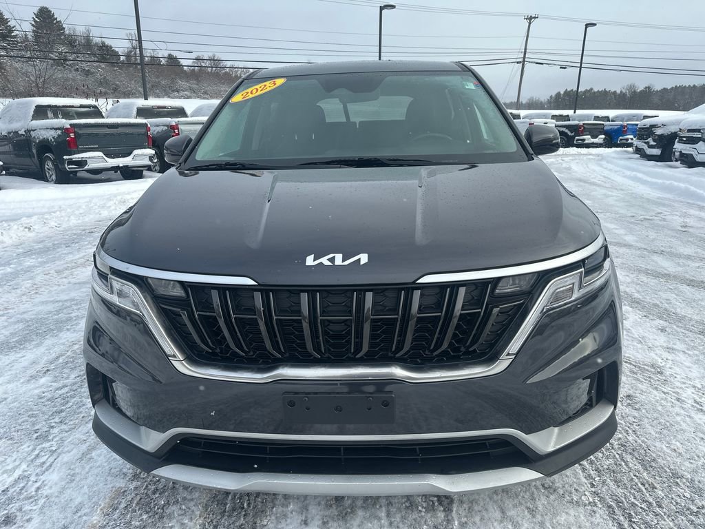 Used 2023 Kia Carnival LX image 8