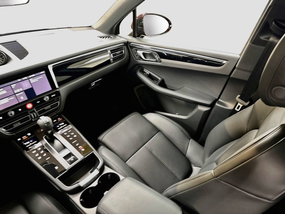 New 2026 Porsche Macan AWD/4WD image 26