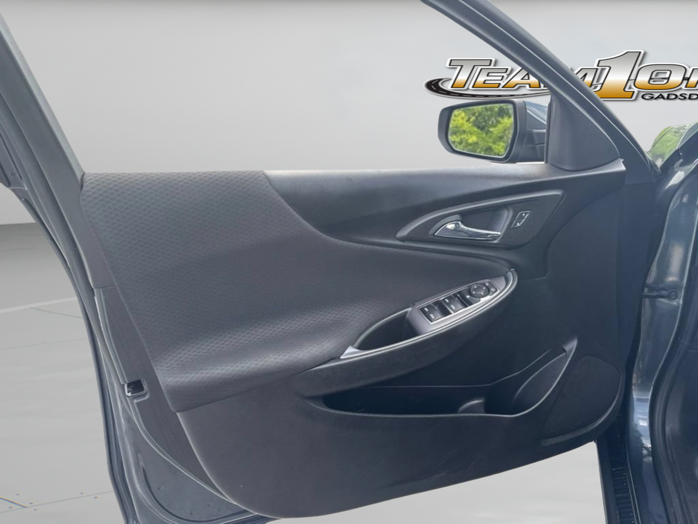Used 2021 Chevrolet Malibu LT FWD image 18
