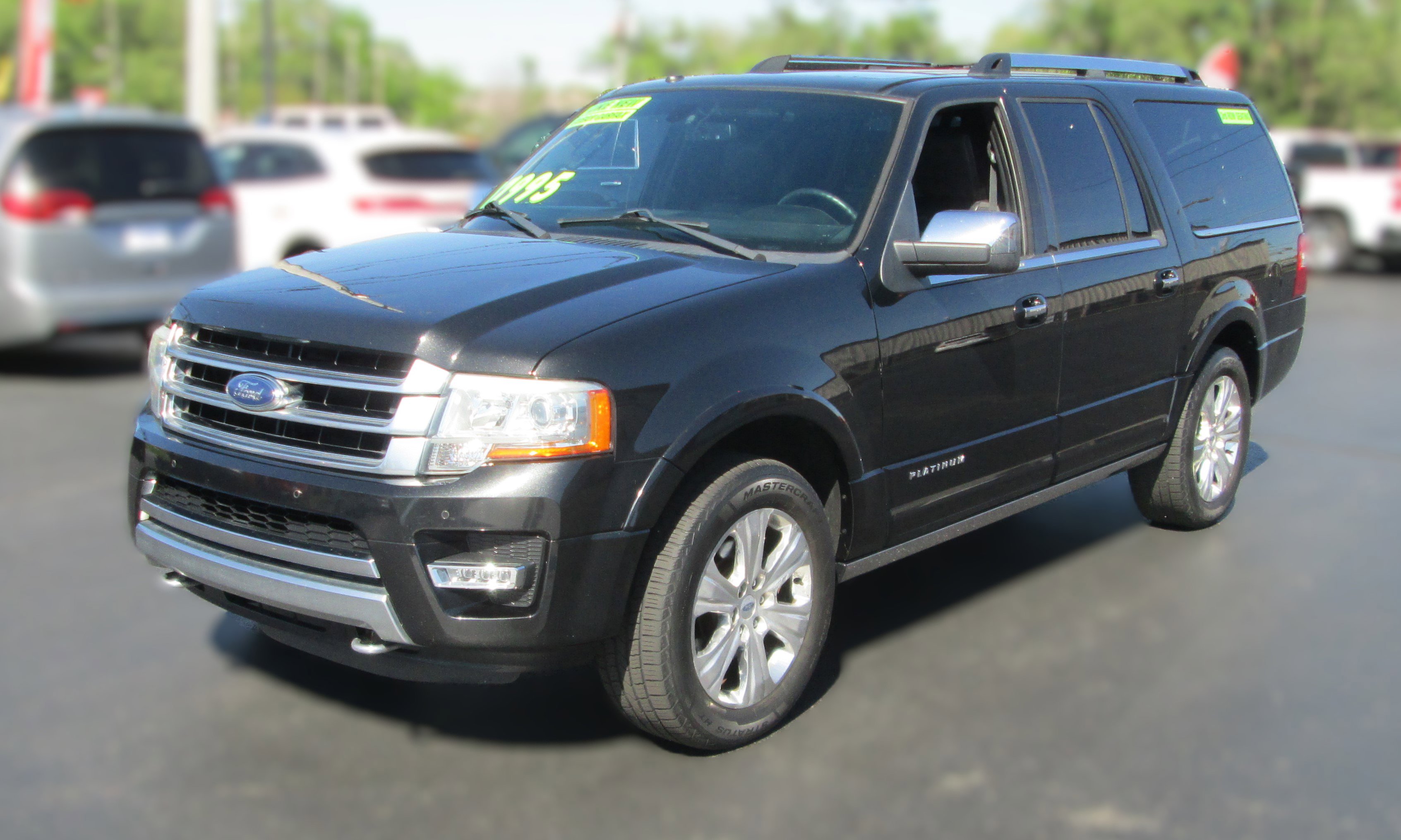 Used 2015 Ford Expedition EL Platinum AWD/4WD image 2