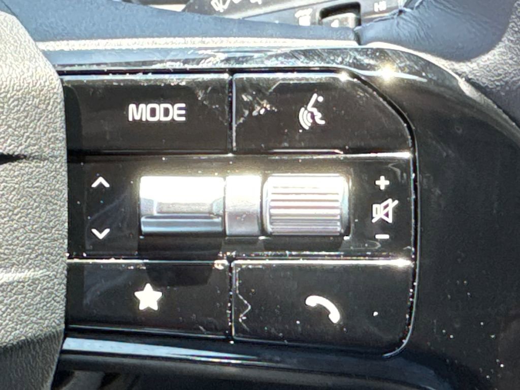 New 2026 Kia Sorento LX FWD image 25