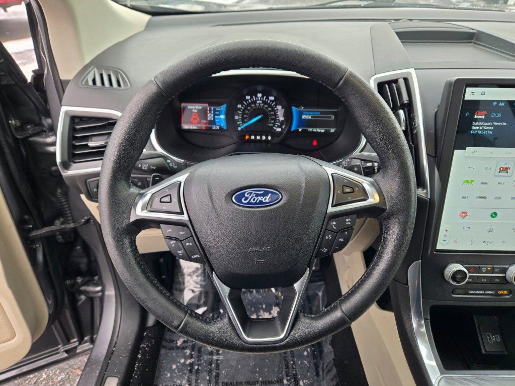 Used 2021 Ford Edge Titanium w/ Class II Trailer Tow Package AWD/4WD image 34